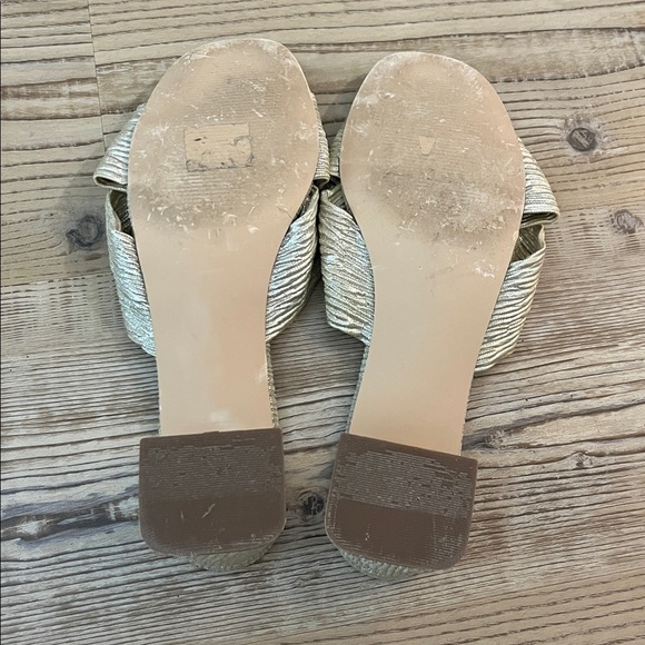 Kensie Metallic Gold Bow Sandles - Picture 7 of 9